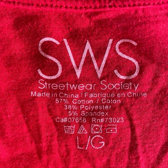 Red tee - Picture 3 of 3